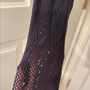 lululemon Black CUT-OUT Wunder Under Leggings - Size 4